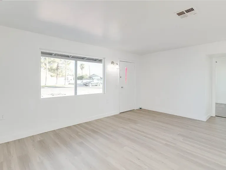 2065 E Don Carlos Ave — Photo 12