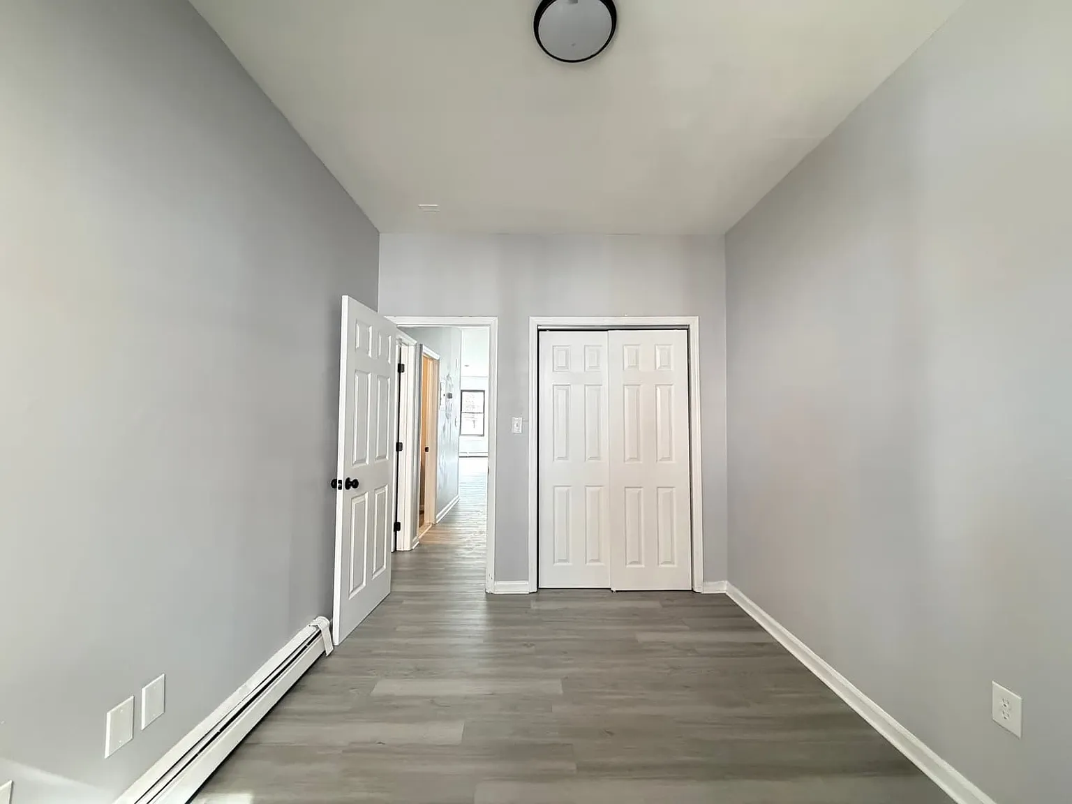 2 bed, 800 sqft, $2,300 — Photo 3
