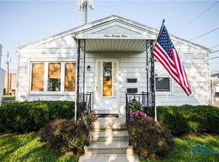 929 Sandralee Dr, Toledo, OH 43612