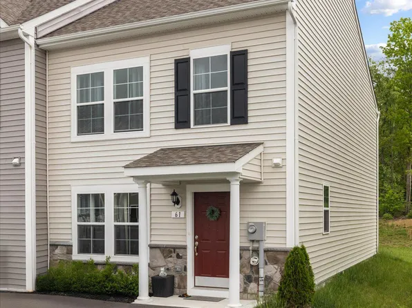 61 Loblolly Dr, Bunker Hill, WV 25413