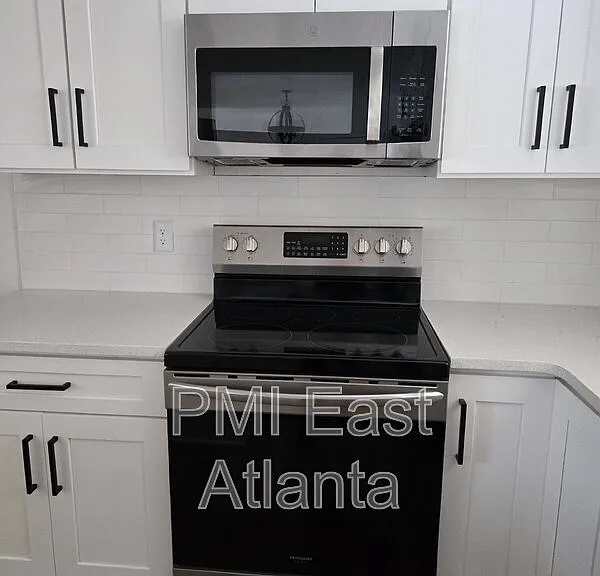 2275 Country Club Ln SW — Photo 4