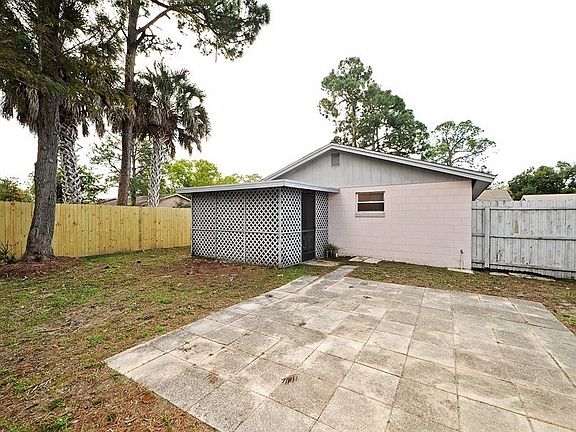 4th image of 10101 Briarwick Ct