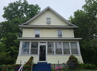 1077 Edgerton St, Saint Paul, MN 55106