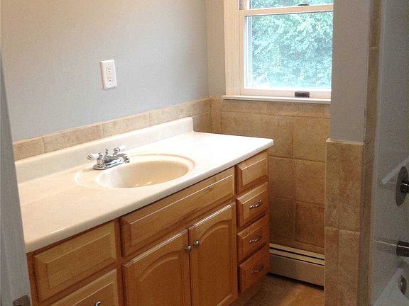 5th image of 1084 Sipp Ave