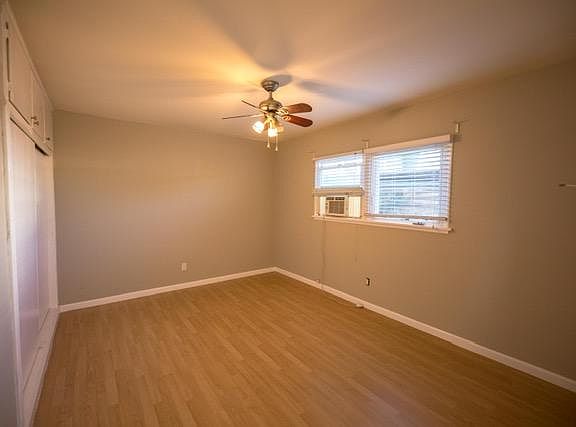 4th image of 924 N Benton Way #3