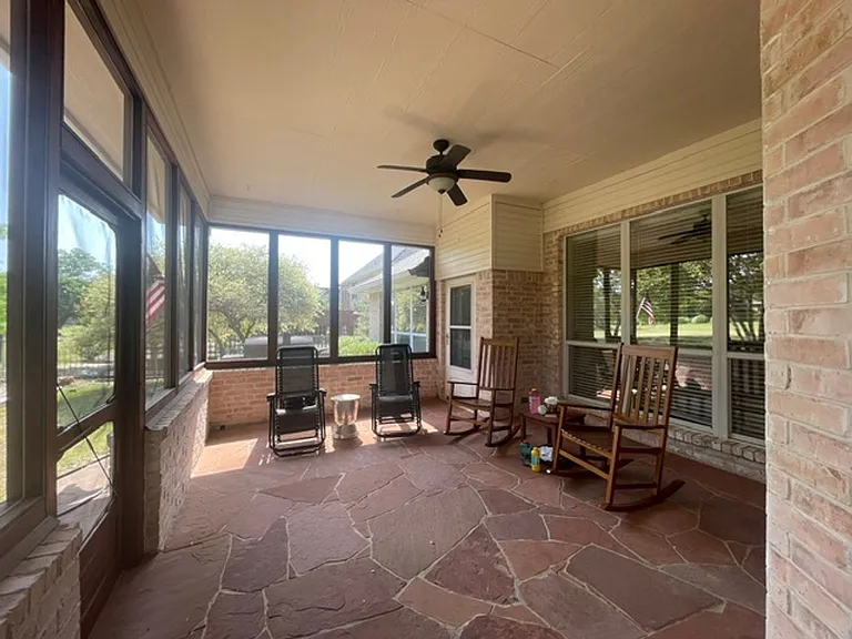 558 Timber Ridge Dr — Photo 32