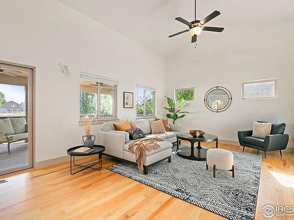 5th image of 2427 Maple Hill Dr