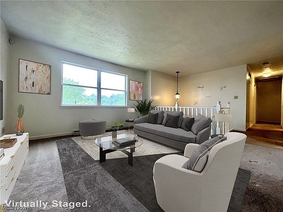 3rd image of 187 Rosslyn Blvd