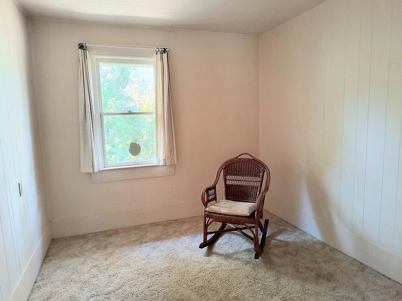 3 bed, 880 sqft, $2,280 — Photo 2