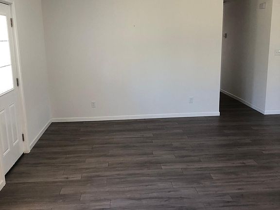 5th image of 10727 Crystal Ln