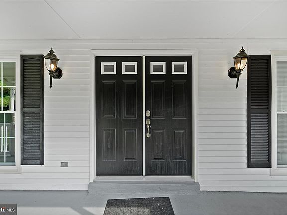4th image of 6112 Hillview Ct
