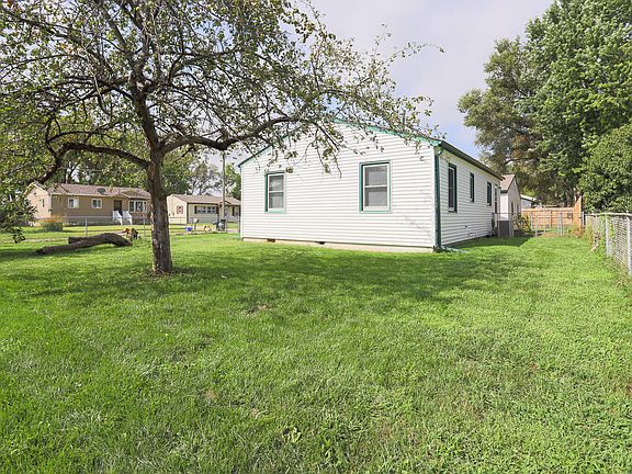 3rd image of 1906 Avenue L