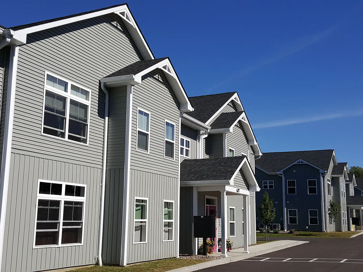 Hayes Apartments — Photo 2