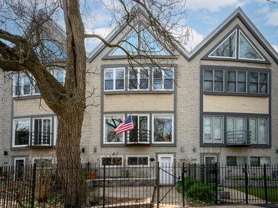 1874 N Oakley Ave, Chicago, IL, 60647