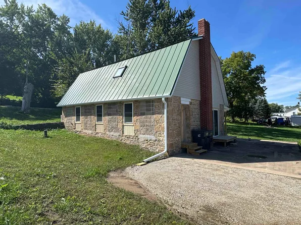 166 E 2nd St, Markesan, WI 53947