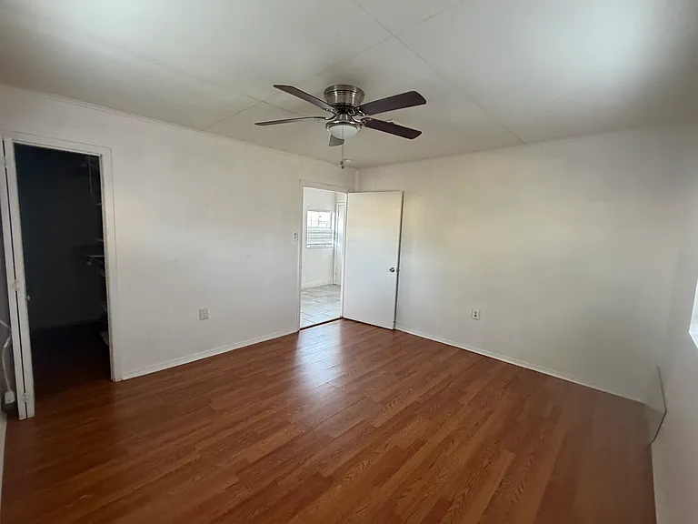 3220 California Ave #3220 — Photo 3