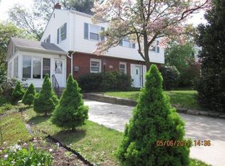 8402 Chippewa Rd, Philadelphia, PA 19128