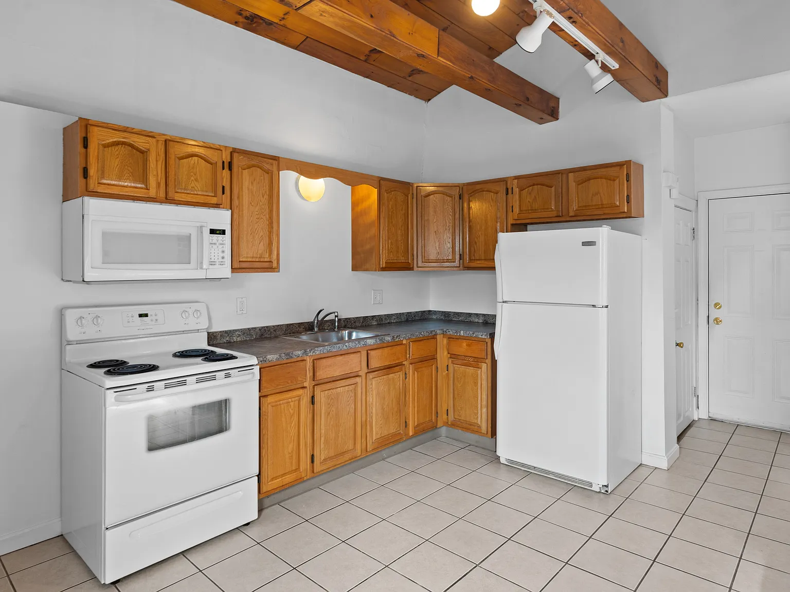 79 Oak Street - 6 — Photo 4