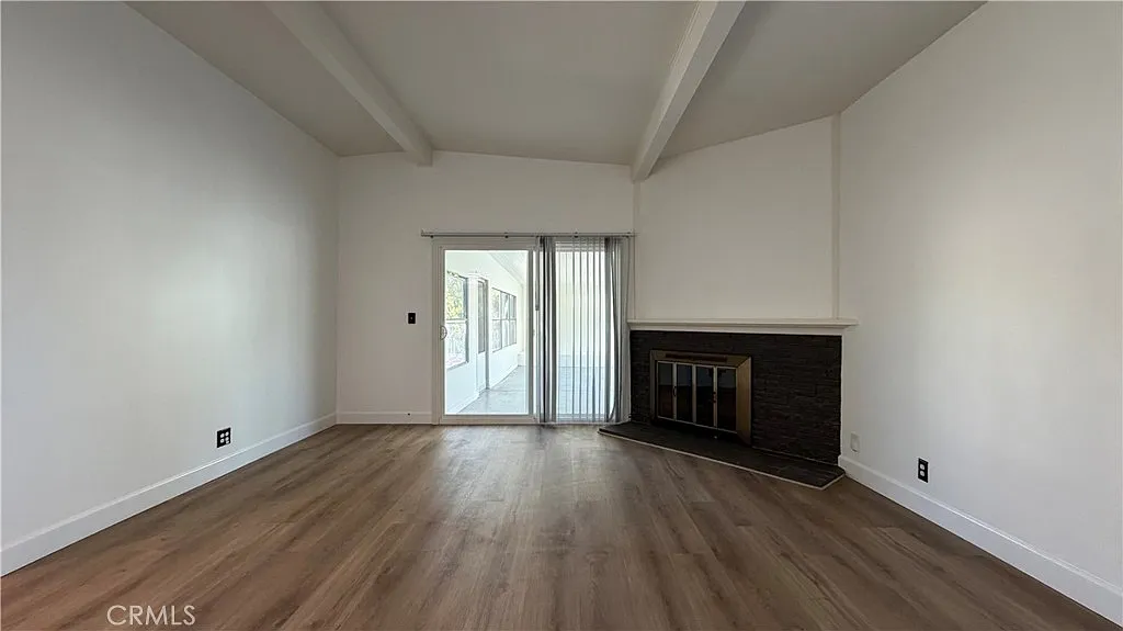 3 bed, 1900 sqft, $4,800 — Photo 3