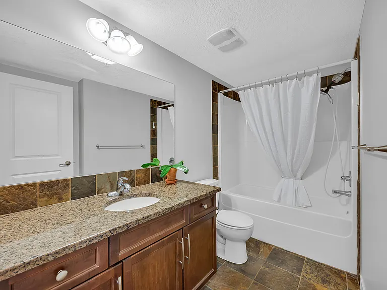 725 4th St NE #309 — Photo 20