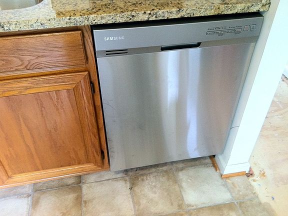 4th image of 8420 White Feather Ct