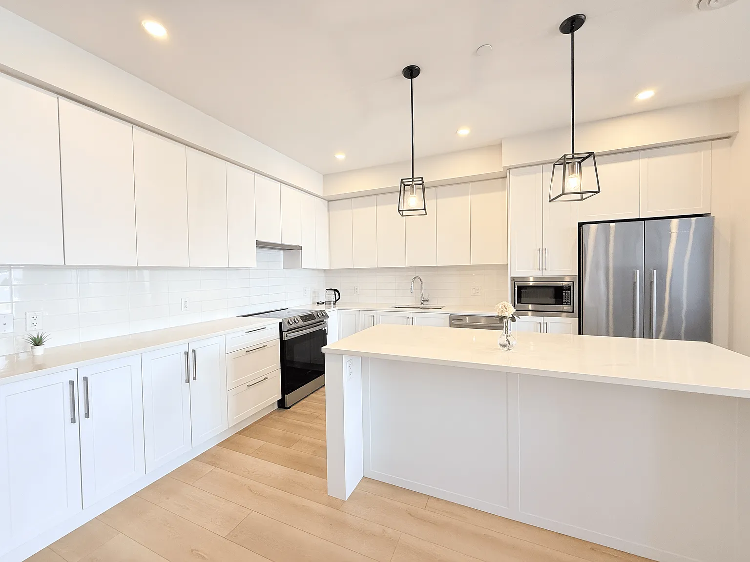 3 bed, 2000 sqft, $1,150 — Photo 3
