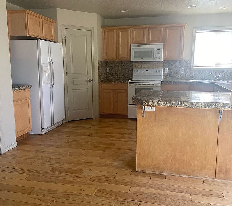 2nd image of 11004 W Rose Lake St