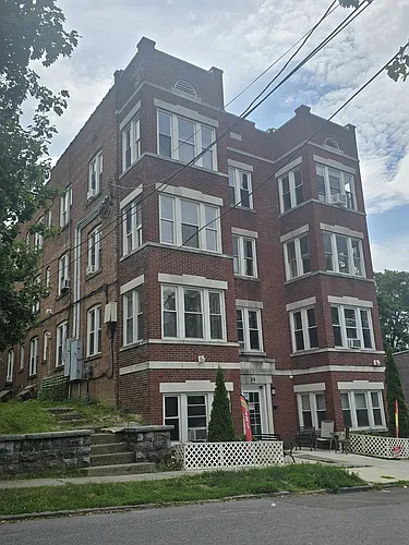 24 Barclay St #2D Photo 1