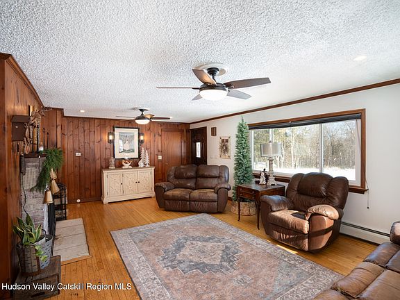 3rd image of 84 Hill Road