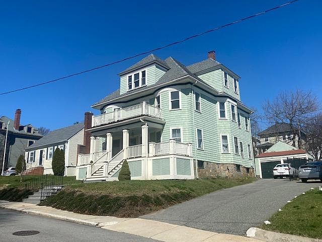 Unit 2 includes the 2nd and 3rd floors.