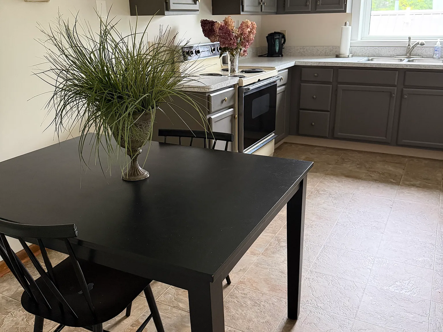 2 bed, 1200 sqft, $1,599 — Photo 4
