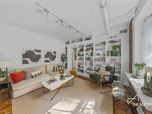 79 Perry Street image 2 of 12