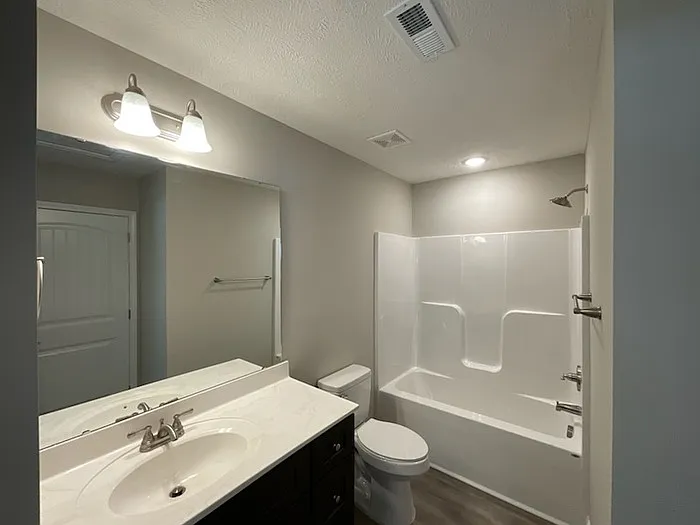 114 Pinecrest Cir W #B — Photo 16