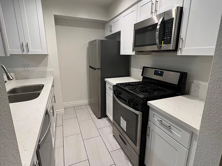 10911 Rochester Ave #201 — Photo 1