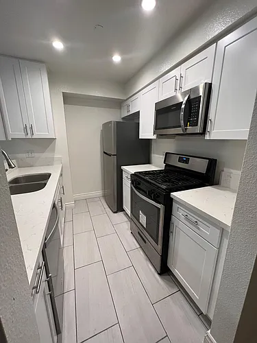 10911 Rochester Ave #201 Photo 1