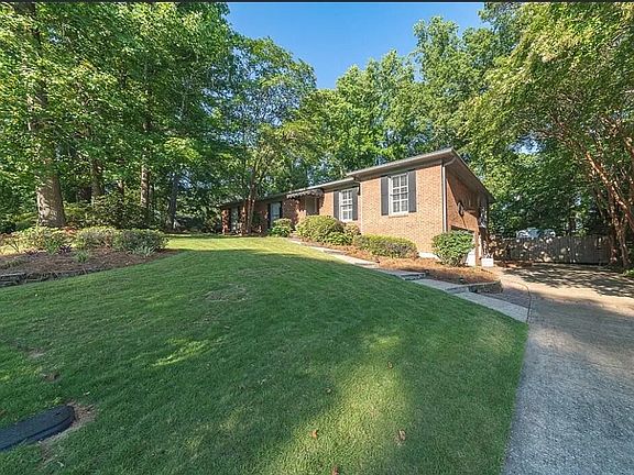 2nd image of 6801 Springlake Dr