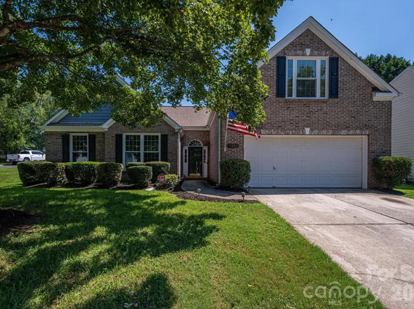 11132 Chastain Parc Dr, Charlotte, NC 28216