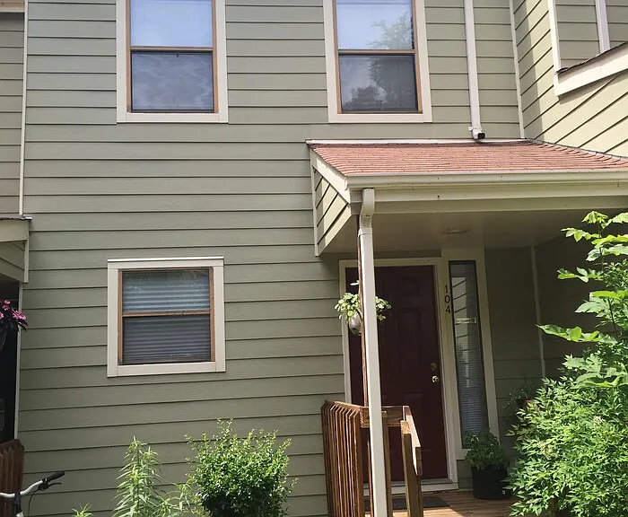 104 Cedarwood Ln — Photo 2