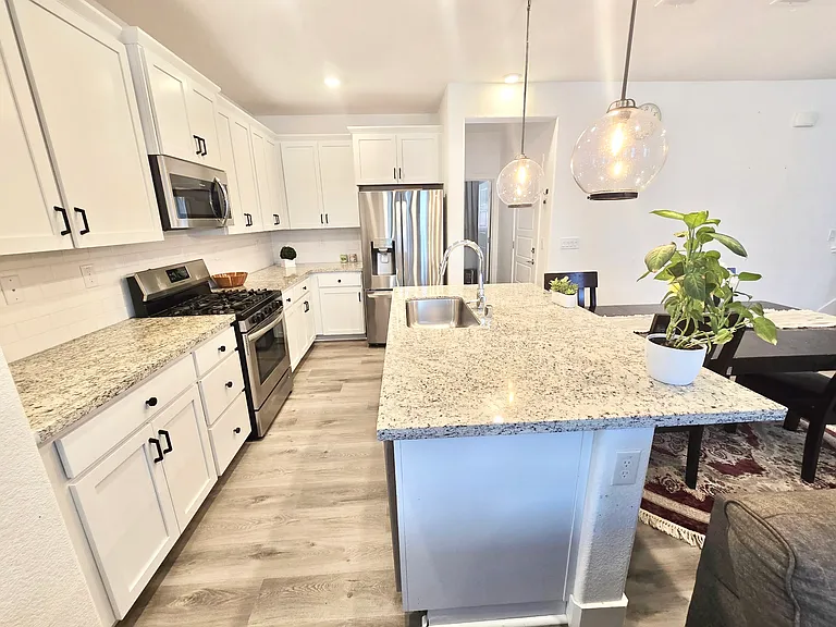 2137 Hunt St — Photo 10