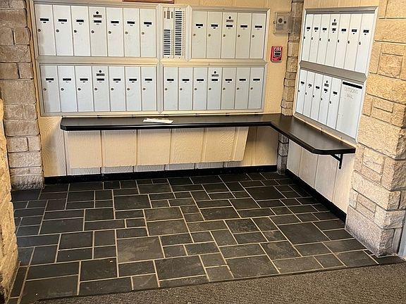 5th image of 2400 Windsor Mall APT 2H