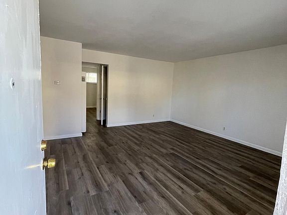 4th image of 5613 Hoffman Ct #D