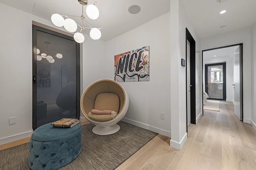 Building Photo - 436 E 13th St #PENTHOUSE