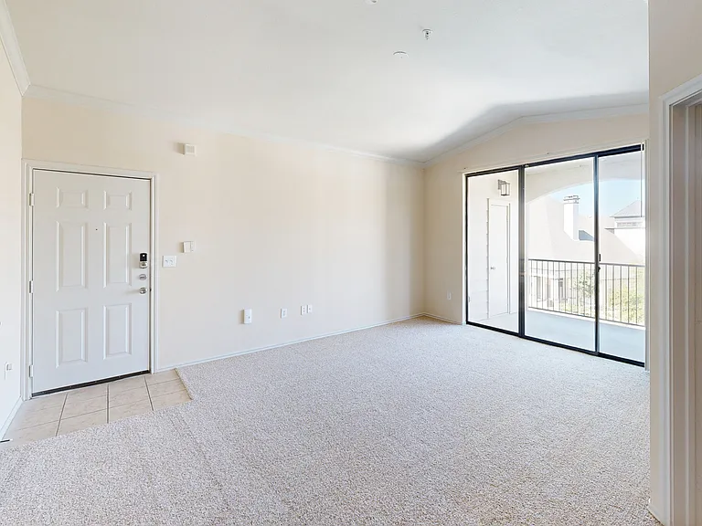 Lakeline Villas — Photo 108