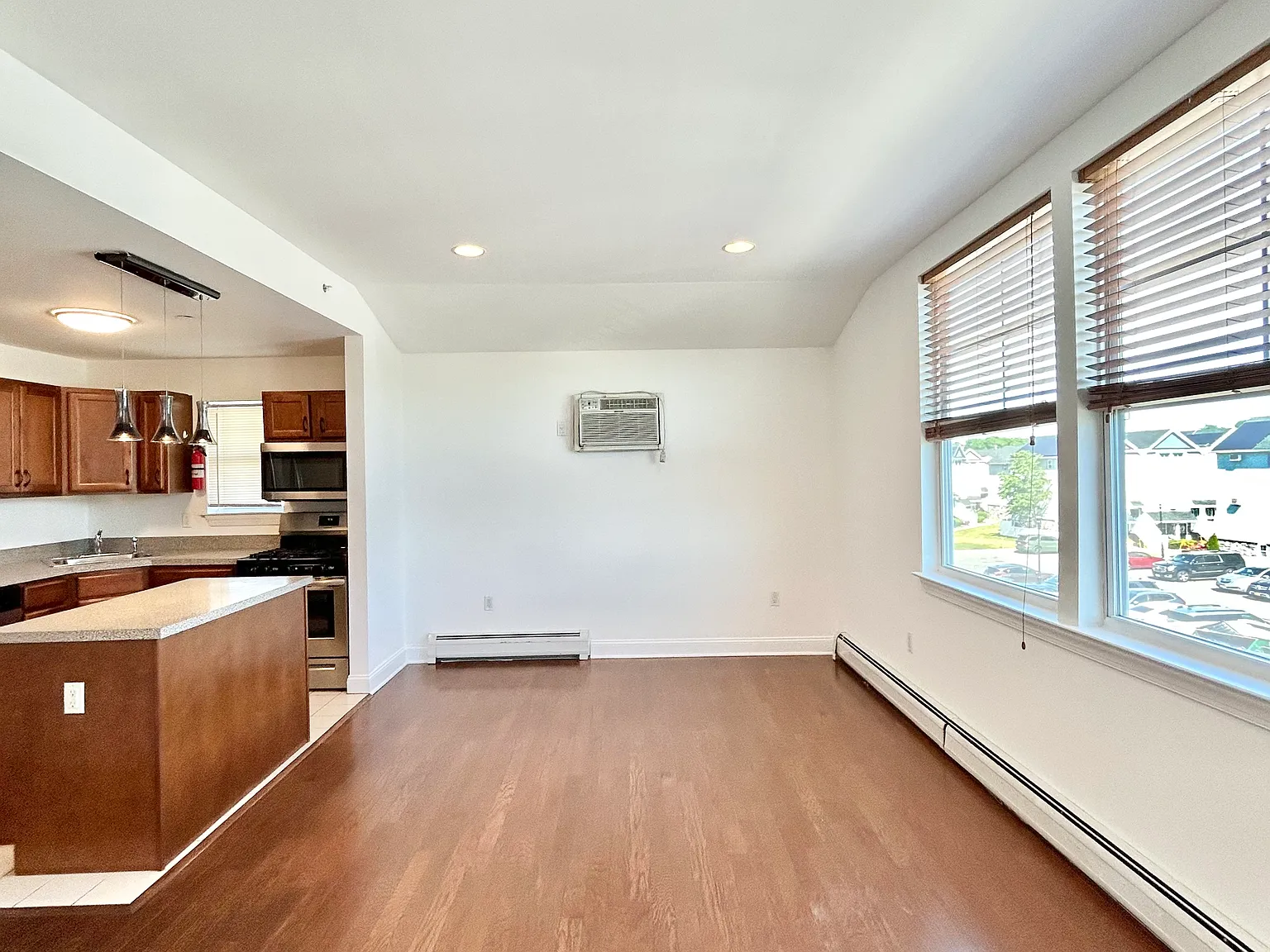2 bed, $3,100 — Photo 4
