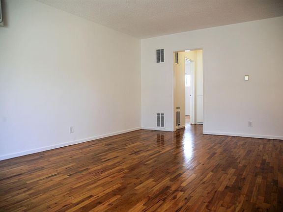 5th image of 917 N Orange Grove Ave APT 5