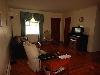 2nd image of 804 Crescent Dr