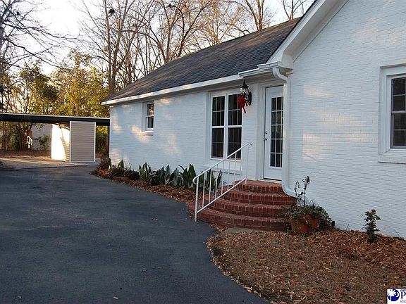 5th image of 404 E Richardson Cir