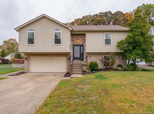 4101 Maplewood Dr, New Albany, IN 47150