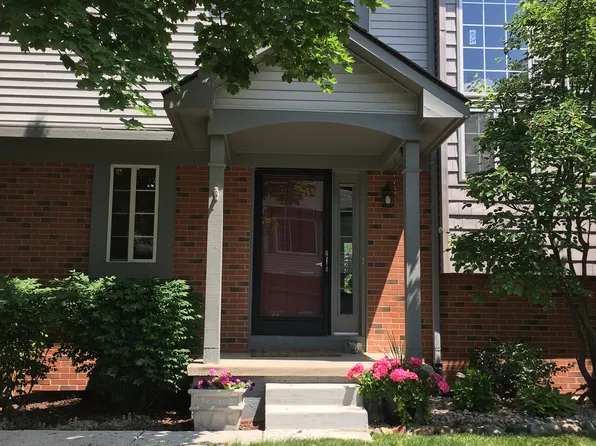 619 Winwood Cir #1, Walled Lake, MI 48390