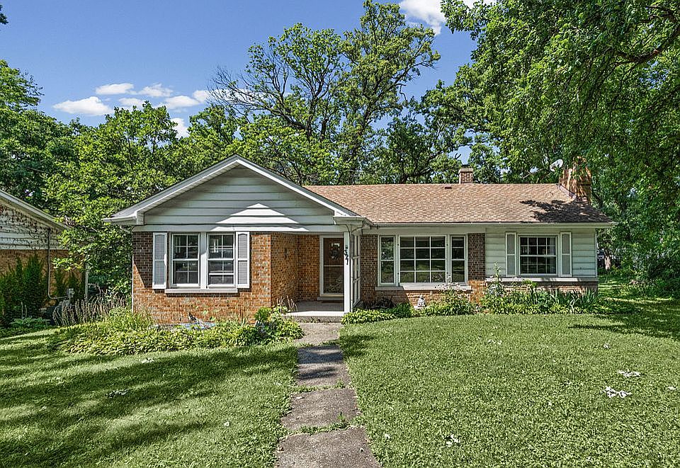 1st image of 321 W Bloomingdale Rd